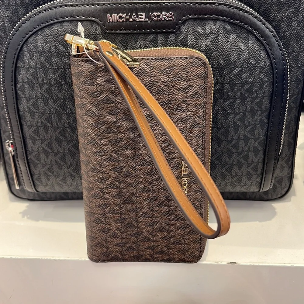 Michael Kors MK Signature Large Flat Multi-Function Phone Case Wallet Wristlet